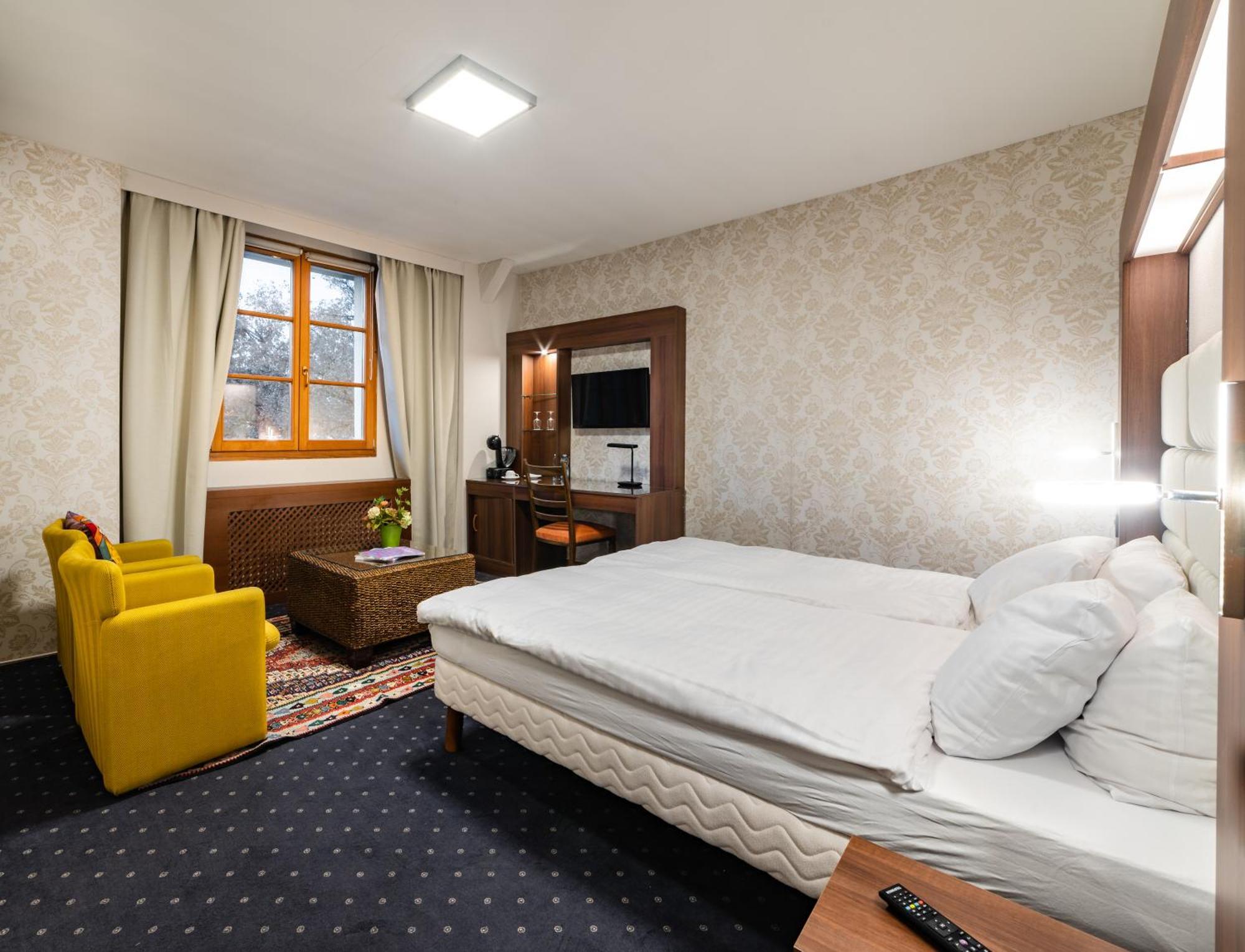 Hotel Restaurant Kutchi Bellevue Kültér fotó