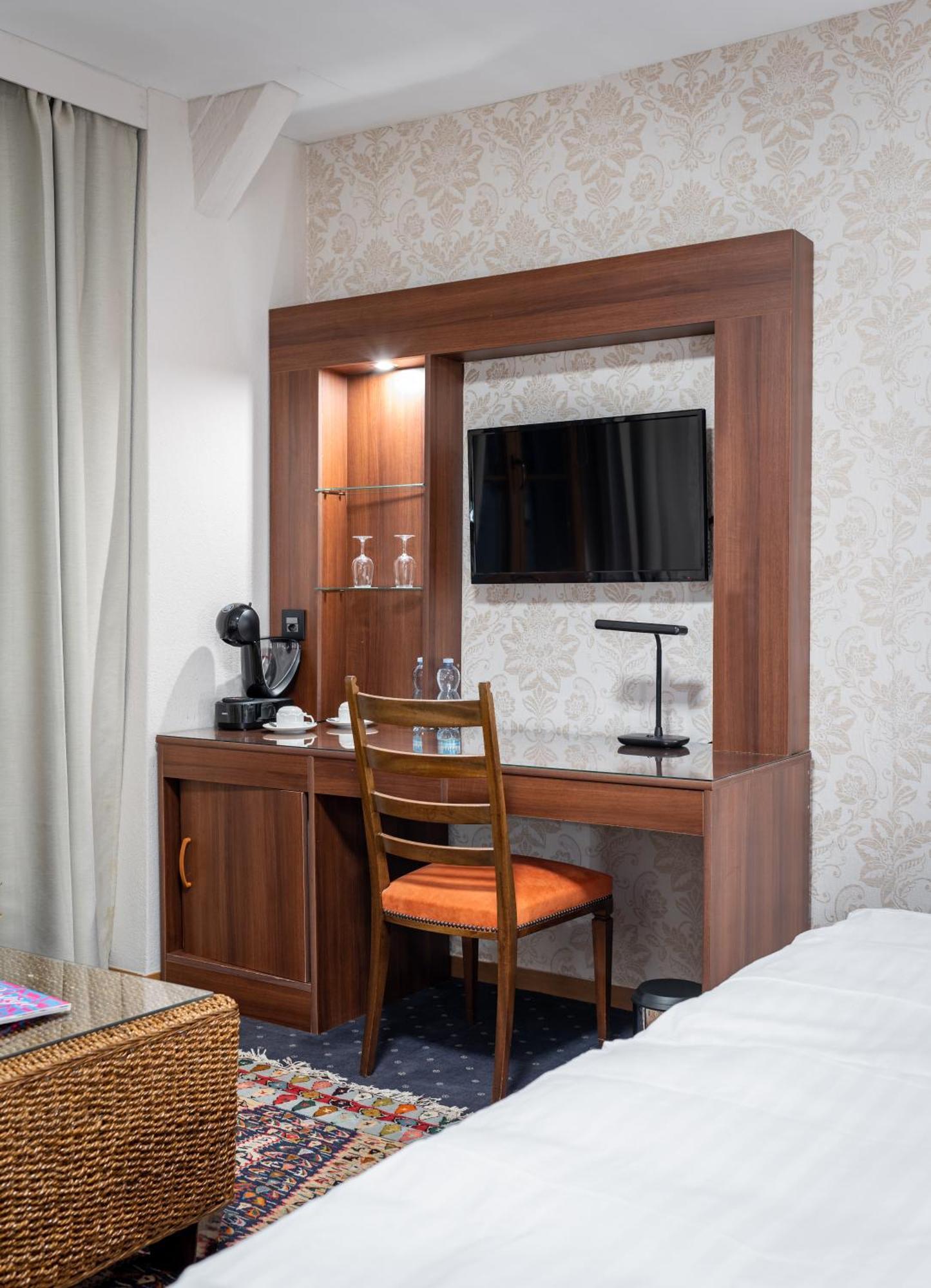 Hotel Restaurant Kutchi Bellevue Kültér fotó